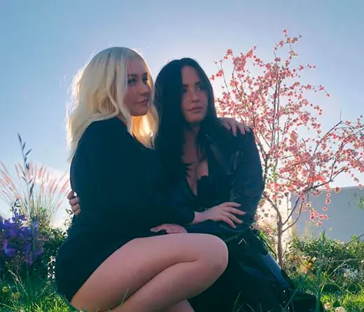 Christina Aguilera presenta el poderoso video de Fall In Line feat. Demi Lovato.